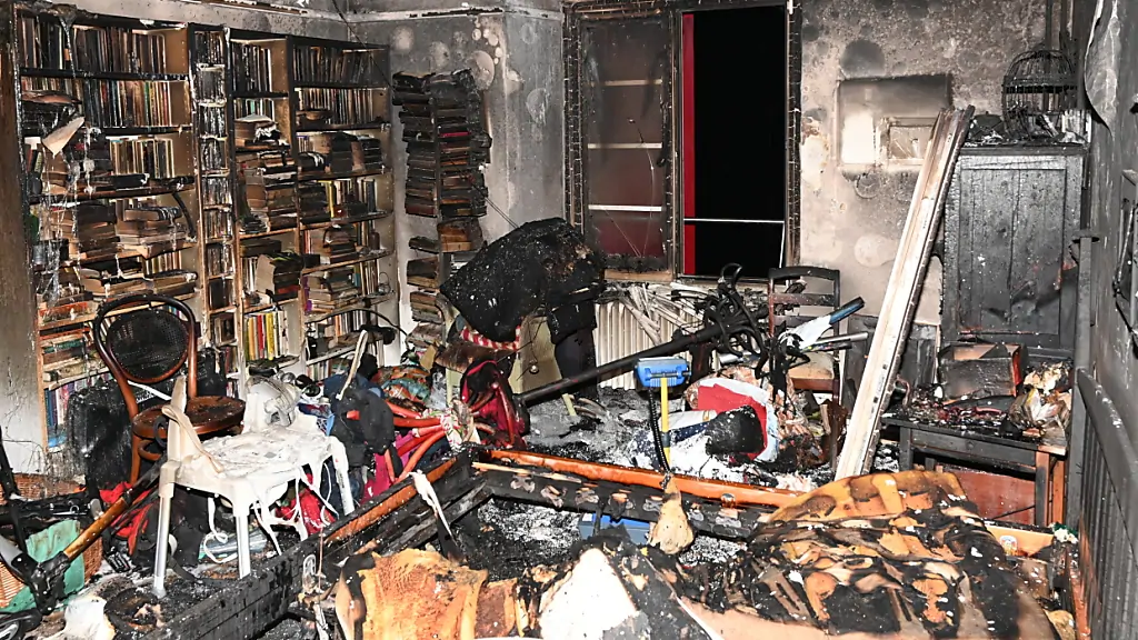 Schaffhausen இல் படுக்கையறை தீயில் கருகி பெண் உட்பட நாய் பலி.!!