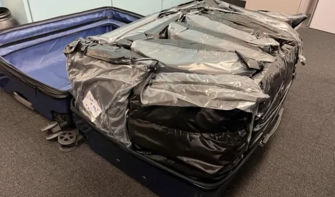 சூரிச் விமான நிலையத்தினூடக