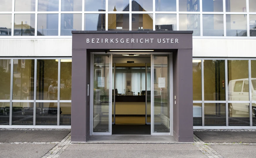 சூரிச்சில் நீதிமன்றில் வழக்கு : வளரப்பு பூனையிடம் மன்னிப்பு கேட்ட நபர்.!