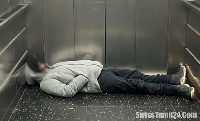 லிஃப்ட் கதவுகள்