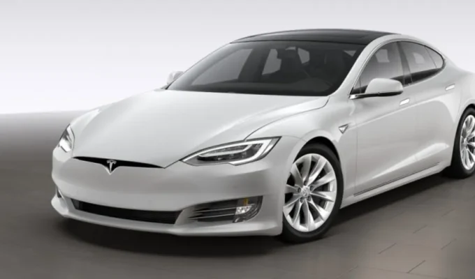 Zwei Manner haben sich in der Nacht auf Freitag