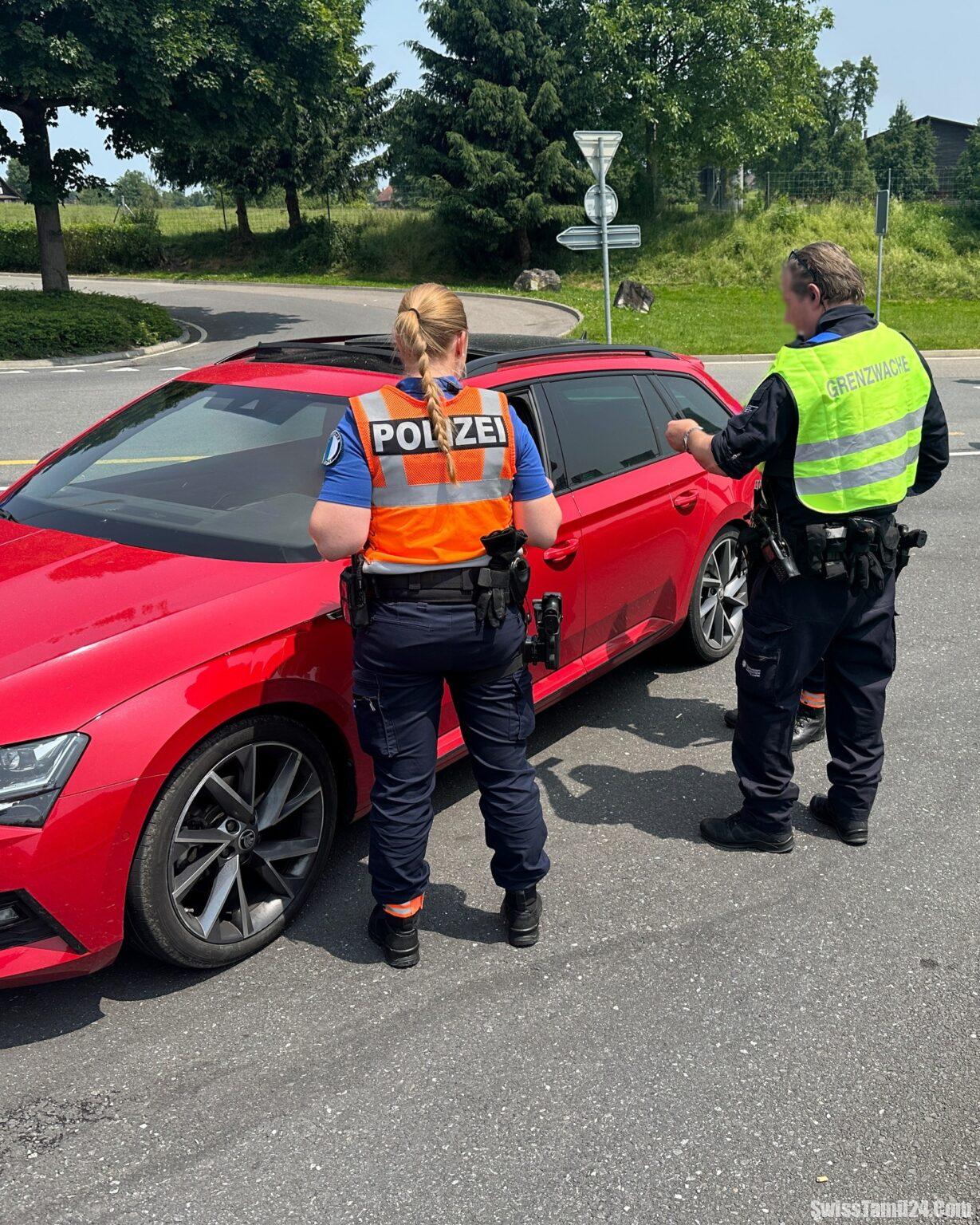 லுசேர்ன் போலீசாரின் அதிரடி வாகன சோதனை : போலீ உரிமத்துடன் ஒருவர் கைது