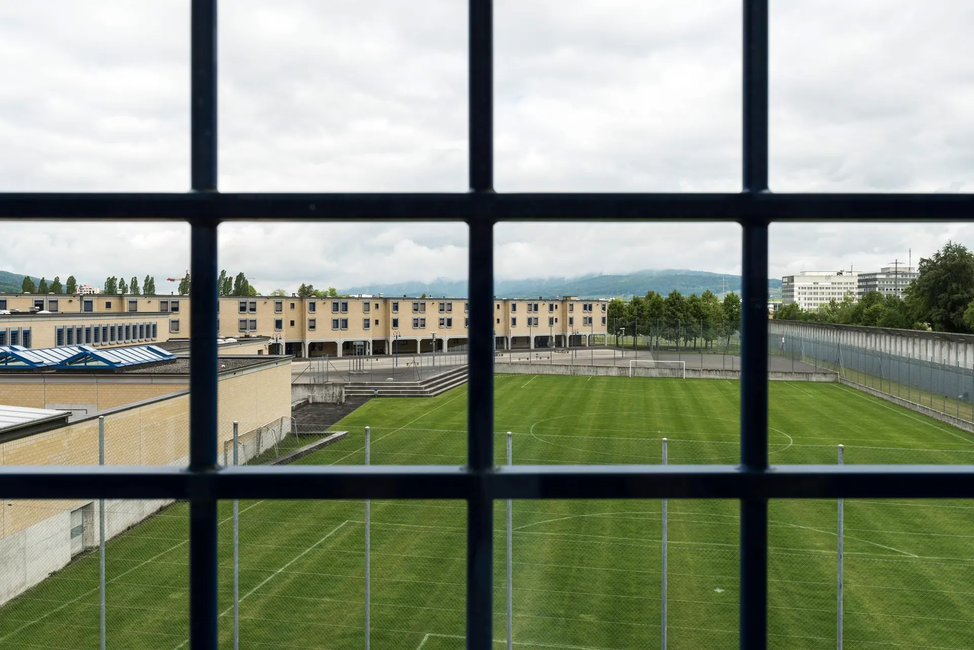 சூரிச் சிறைச்சாலையில் இரண்டாவது கைதி மரணம் : அதிகாரிகள் தீவிர விசாரணை