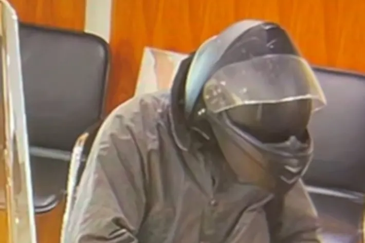 லுசேர்ன்னில் துப்பாக்கி முனையில் வங்கியில் கொள்ளை