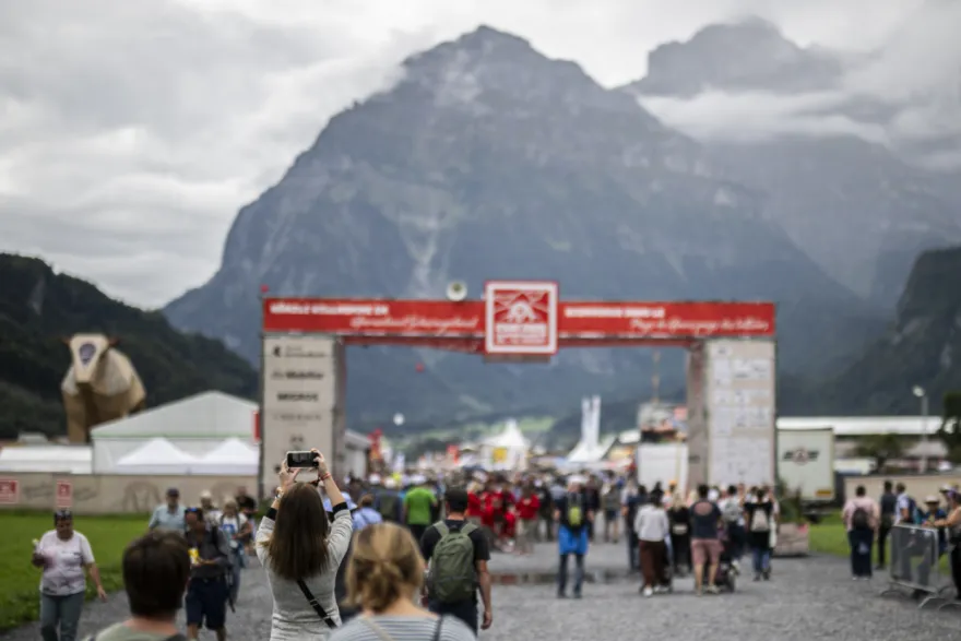 சுவிஸ் மல்யுத்தம் மற்றும் ஆல்ப்ஸ் விழா அருகே ரயில் விபத்தில் ஒருவர் உயிரிழப்பு