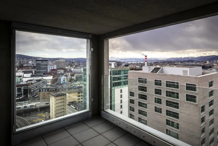 சூரிச்சில் புதிதாகக் கட்டப்படும் அடுக்குமாடி குடியிருப்புகள் பல உள்ளூர்வாசிகளுக்ளுக்கே