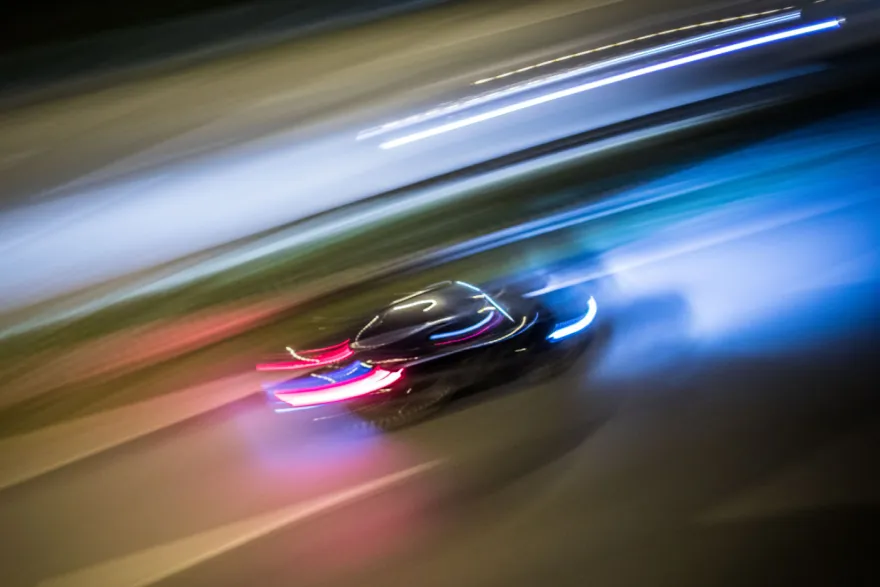 சுவிட்சர்லாந்தின் டிசினோவில் வேக வரம்பை மீறிய இத்தாலிய இளம் பெண்