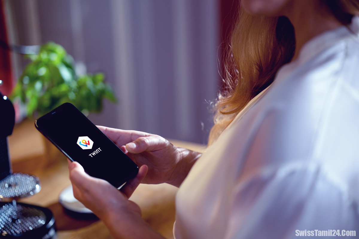 வெளட் கன்டோனில் பள்ளி மாணவர் மீது Twint பணமோசடி குற்றச்சாட்டு