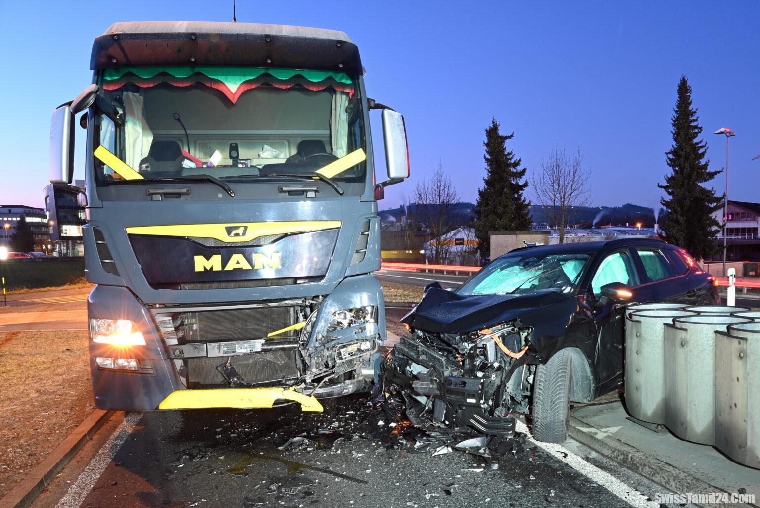 சூர்சீ அருகே கார்–லாரி மோதி விபத்து: நெடுஞ்சாலை நுழைவுப் பாதை இரண்டு மணி நேரம் மூடல்