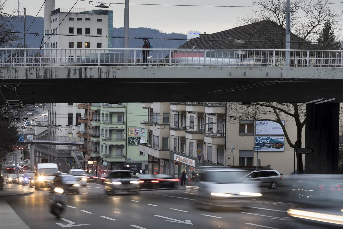 சுவிட்சர்லாந்தில் வேக வரம்பு உயர்த்த வேண்டும் என SVP எம்.பி கோரிக்கை