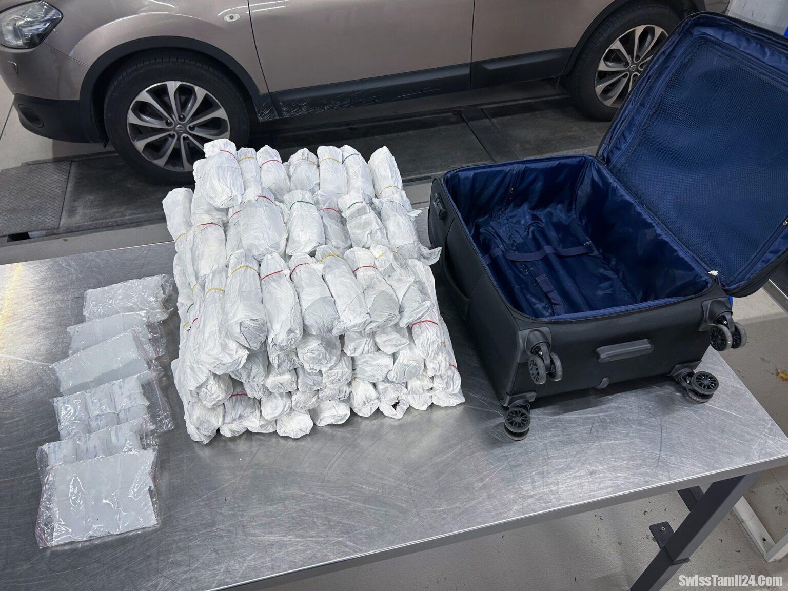 போதைப்பொருட்கள் நிரம்பிய பயணப் பைகள் : சுங்க மற்றும் எல்லை பாதுகாப்பு (BAZG) அதிகாரிகள் பறிமுதல்