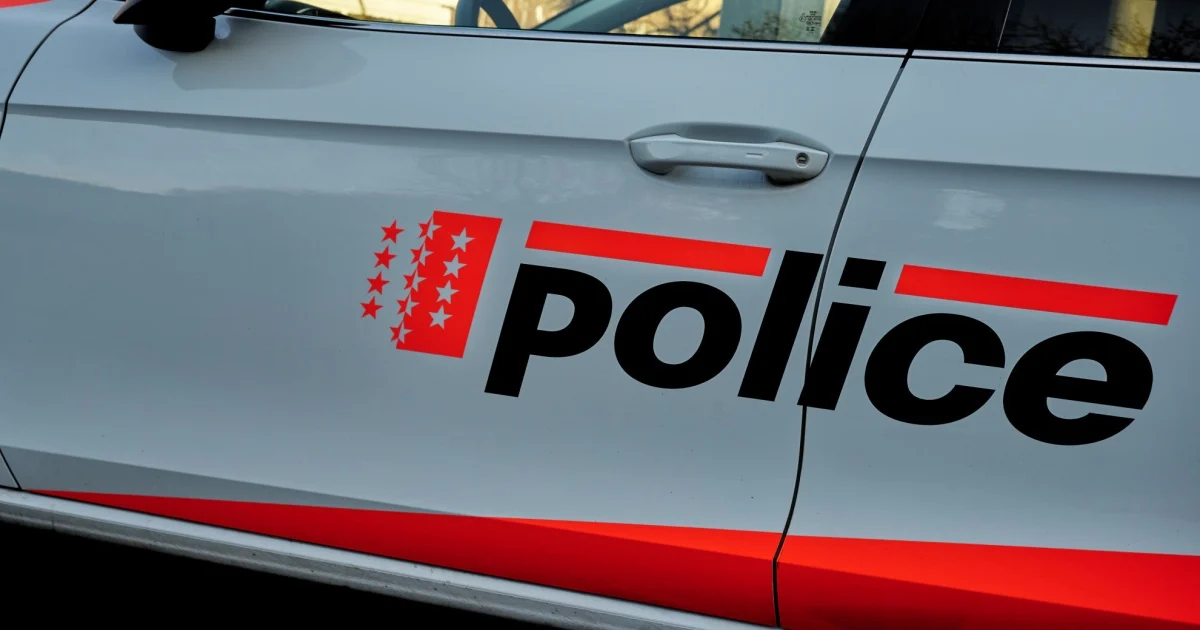 வலைஸ் கன்டோனில் கிளினிக்கின் முன் மூதாட்டி உயிரிழப்பு