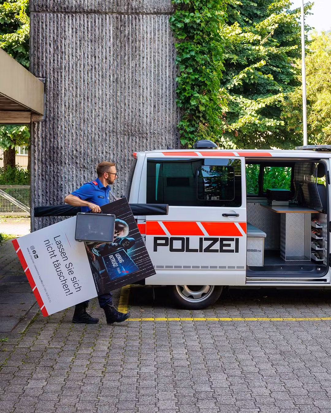 AI குரல் மோசடி; சுவிட்சர்லாந்து நிறுவனத்திடம் பல மில்லியன் ஃபிராங்குகள் அபகரிப்பு