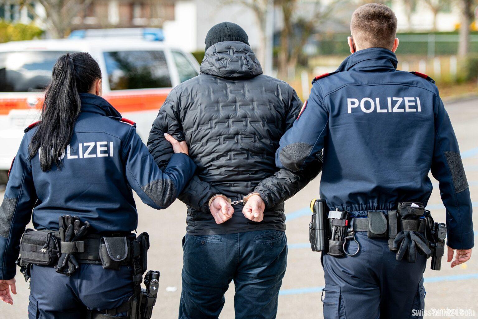 ட்யூபென்டார்ஃப்பில் திருடப்பட்ட கார், அதிவேக துரத்தலுக்கு பின் ஆர்காவ் கன்டோனில் இருவர் கைது