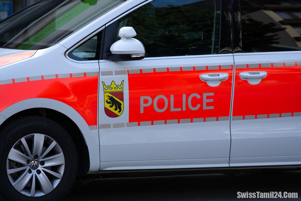 பீல் நகரில் வீடு உடைப்பு முயற்சி: இரு சிறுமிகள் தடுத்து நிறுத்தப்பட்டனர்