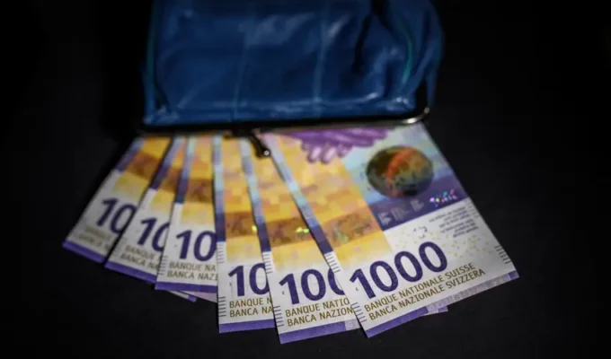 AFP 20251226 892X8CT v1 MidRes SwitzerlandBankingNotes