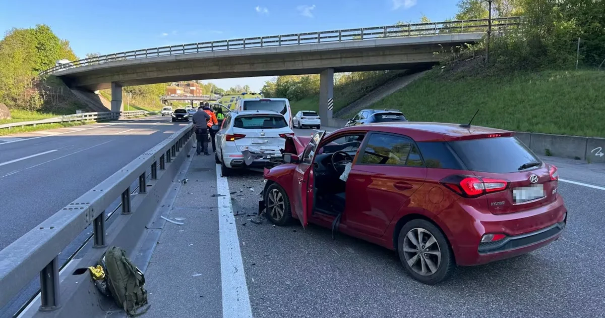 A6 நெடுஞ்சாலையில் தொடர் விபத்து: பலர் லேசாக காயம்