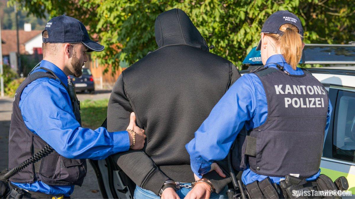 ஆர்காவ் கன்டோனில் கார் திருட்டு சந்தேகம் : ஐந்து பேர் கைது